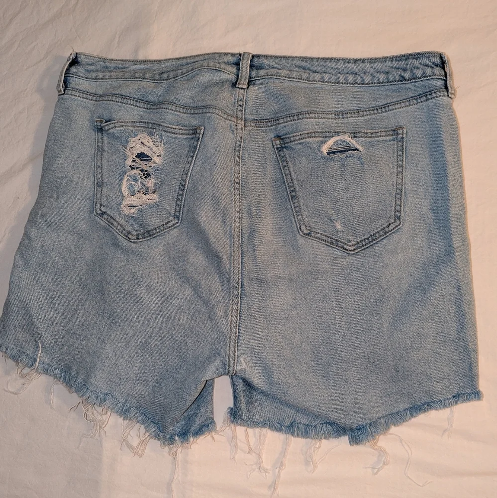Torrid Women's Shorts Jean  distressed cutoff denim size 16 Stars See Photos - Picture 7 of 7
